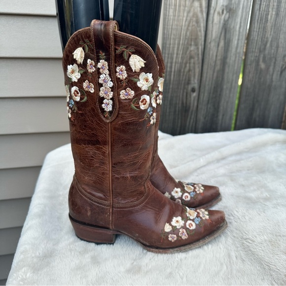 Cavender’s Women’s Chestnut Goatskin Embroidered Snip Toe Cowboy Boots Size 7 B - Picture 6 of 14